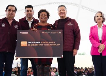 Sin intermediarios, Julio Menchaca arranca entrega de los Programas del Pueblo