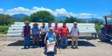SIPDUS entrega tubería de compuertas para optimizar el riego en Ixmiquilpan