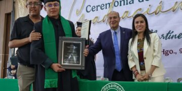 Natividad Castrejón encabeza graduación de estudiantes del Conalep Hidalgo