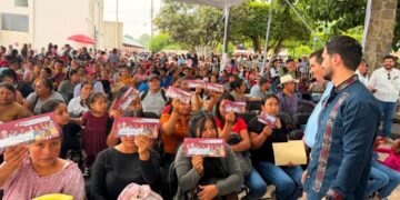 Contraloría fortalece la transparencia durante la entrega de apoyos sociales en Calnali y Huazalingo