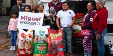 Miguel Moreno entrega alimento a refugios tras exitosa colecta del Perrotón