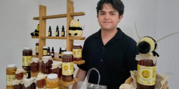 Promueve UAEH modelo ético en la apicultura para asegurar la supervivencia del campo