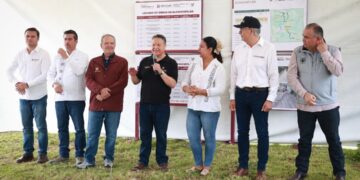 Menchaca Salazar regresa a Eloxochitlán con las Rutas para la Reconstrucción