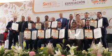 SEPH y SNTE reconocen trayectoria de mil 912 trabajadoras y trabajadores de la educación