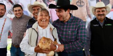 Productores de Chapantongo y Progreso de Obregón recibieron insumos por 9.7 mdp