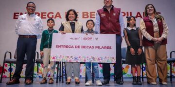 DIF Hidalgo impulsa becas para familias de usuarios de PILARES