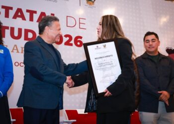 Menchaca impulsa a la juventud hidalguense