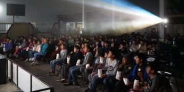 Acercan el cine a comunidad San Pablo, Acatlán