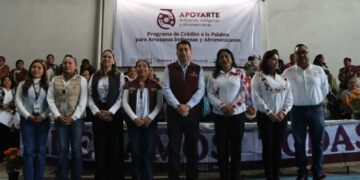 Apoyan a artesanas de la Otomí-Tepehua